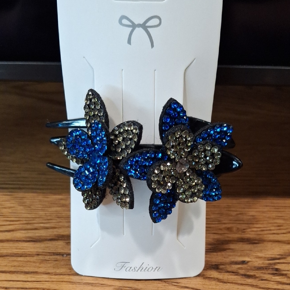 Stunning Blue & Black Floral Hair Clip